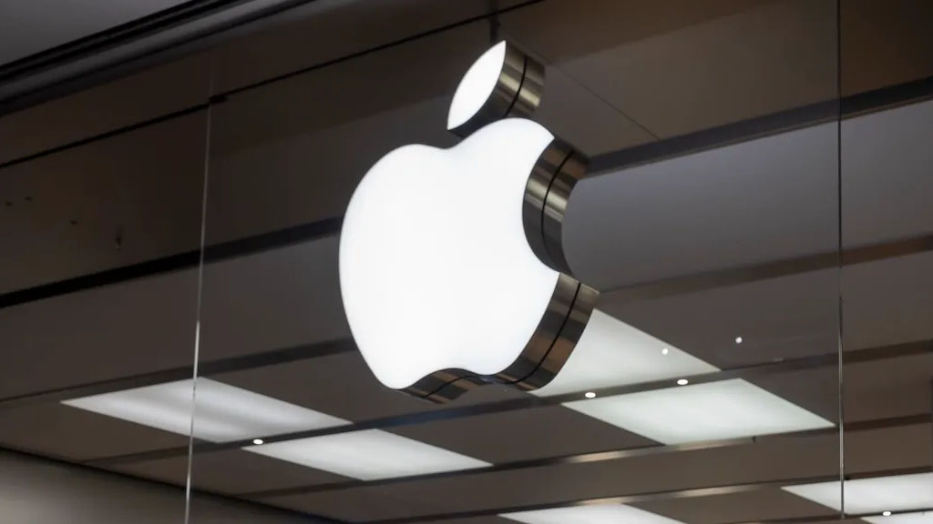 Apple Joins Forces with Alibaba to Outpace Huawei in AI Smartphone Race Apple Joins Forces with Alibaba to Outpace Huawei in AI Smartphone Race